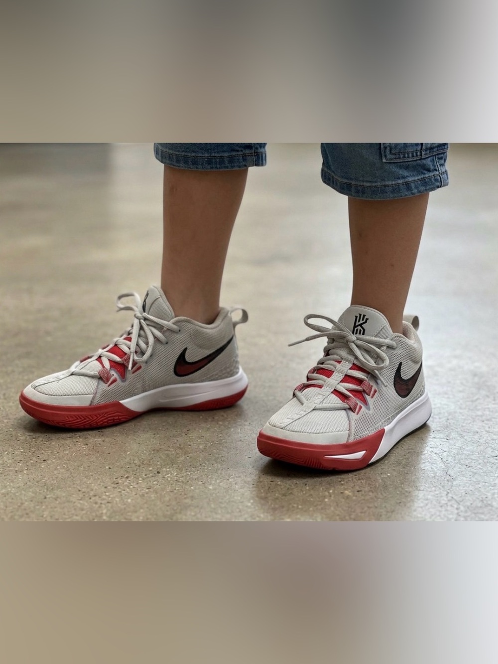 Nike Kyrie Flytrap 6 'Photon Dust University Red' Size 3.5Y Sneakers with box